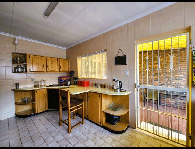 3 BEDROOM TOWNHOUSE FOR SALE IN THREE RIVERS